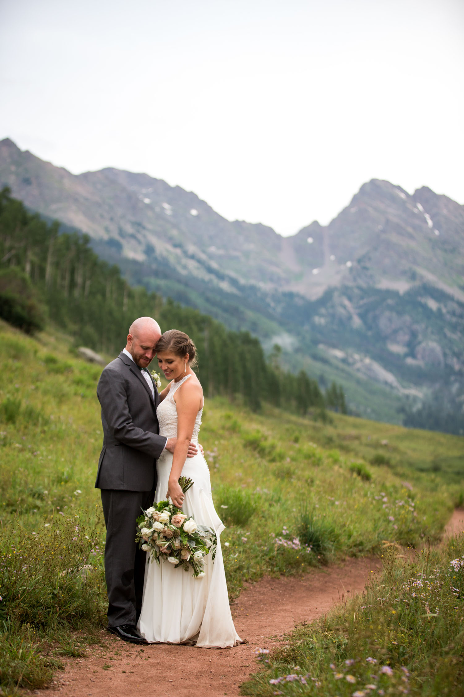 http://www.thestyledsoiree.com/ | Real wedding at piney river ranch | vail colorado wedding location