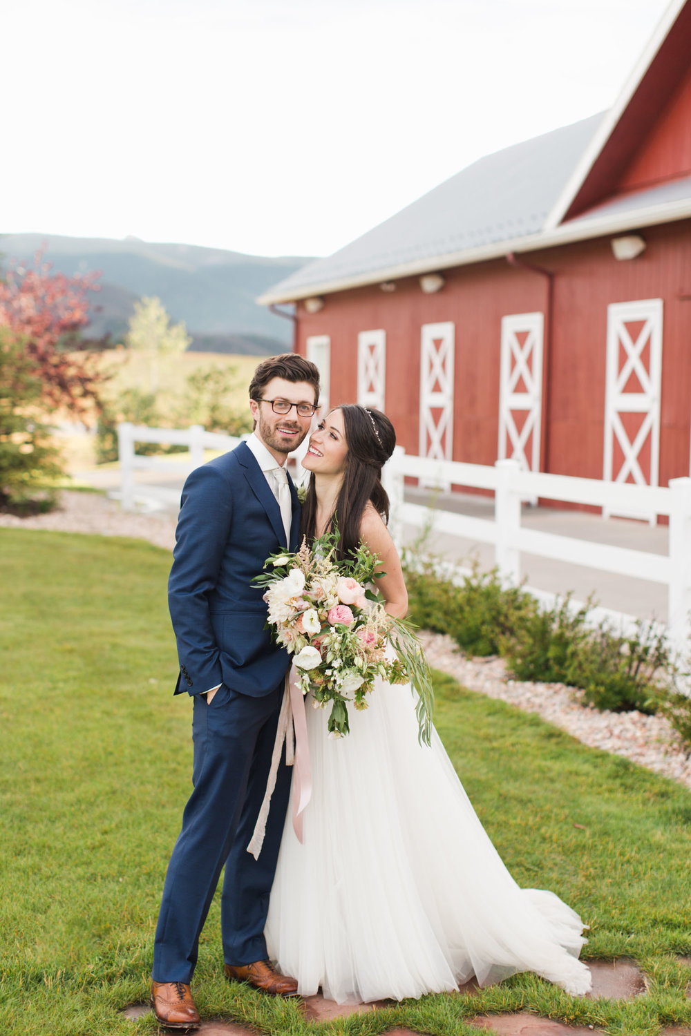 www.thestyledsoiree.com | Crooked Willow Farm Real Wedding | Colorado Wedding Locations