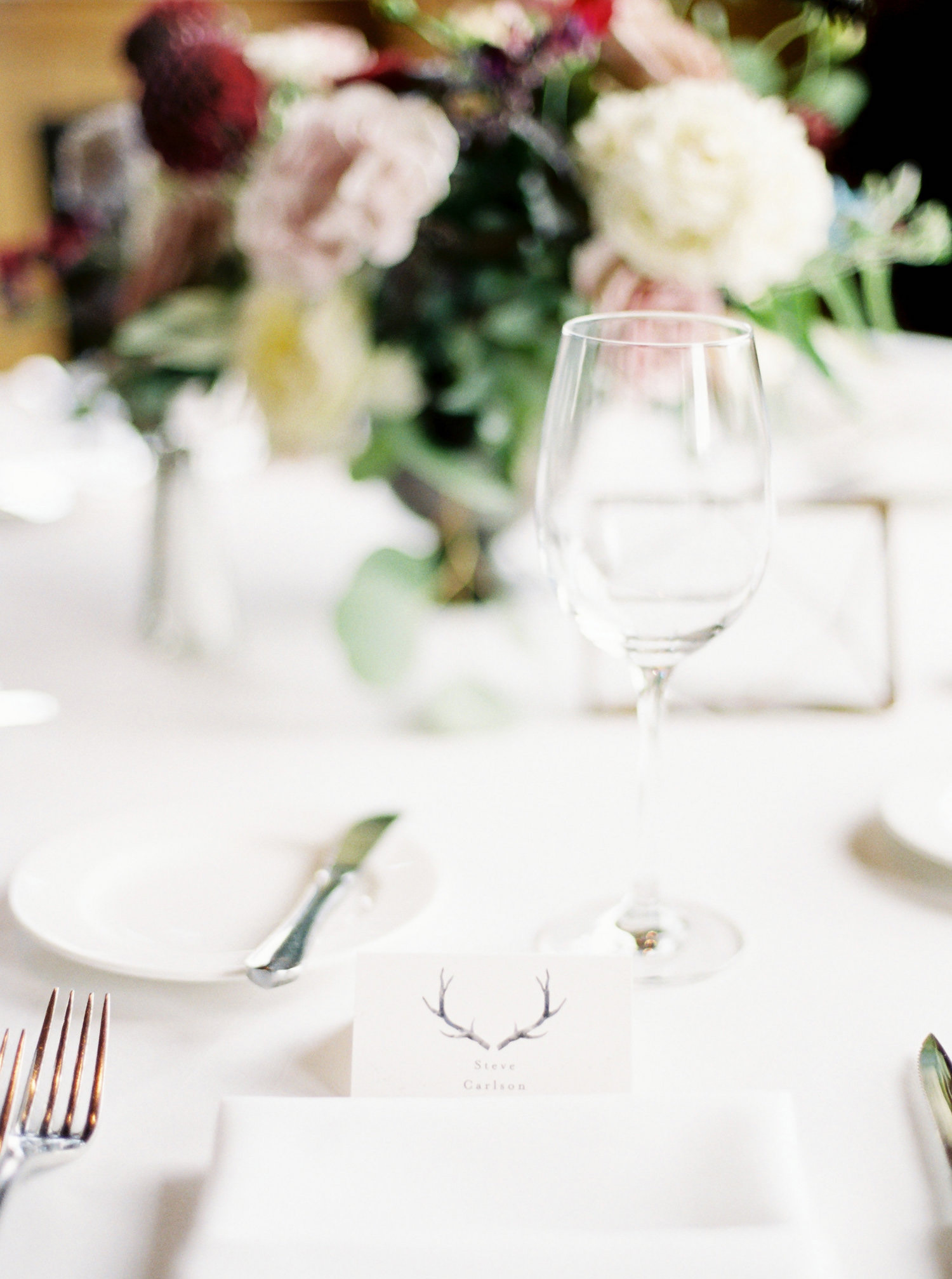 Sophisticated-Devils-Thumb-Ranch-Wedding-Colorado-17.jpg