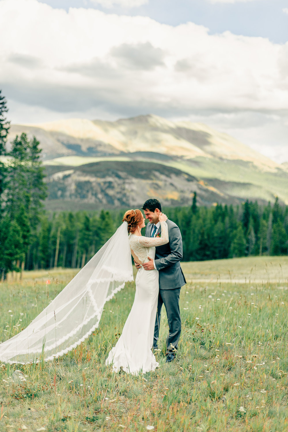 Breckenridge-Ten-Mile-Station-Mountain-Wedding-26.jpg