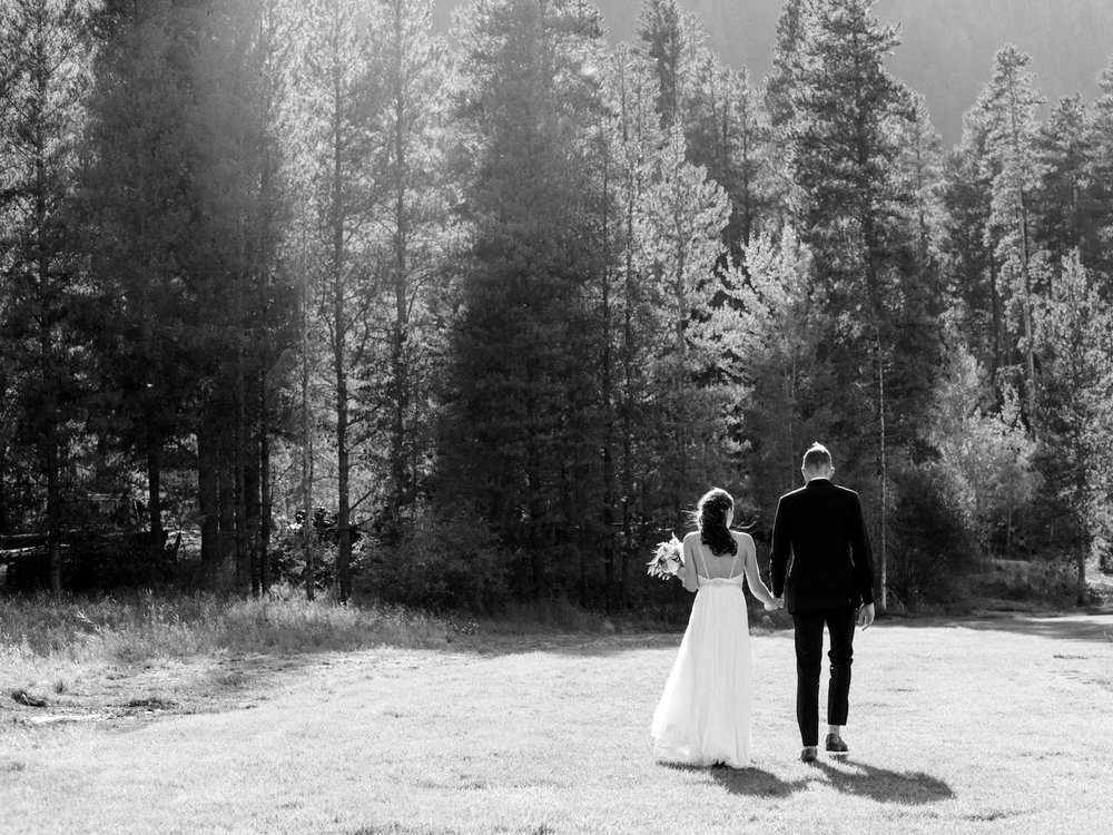 A Romantic Summer wedding at Camp Hale in Colorado with Southwestern touches by The Styled Soiree and Sara Lynn Photographic