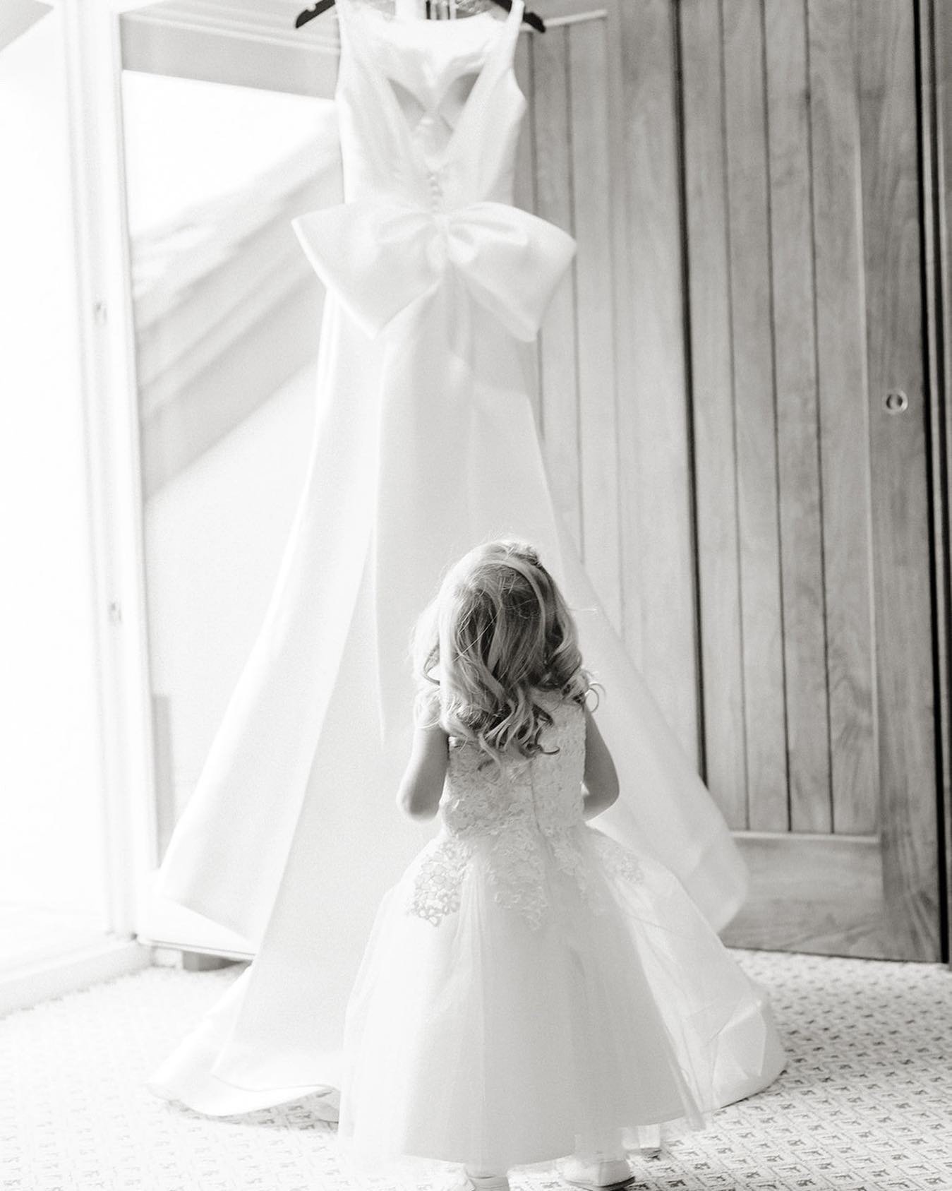 Pretty much exactly how I gaze at wedding gowns! They truly are works of art!
⠀⠀⠀⠀⠀⠀⠀⠀⠀
Photo by @rachelschrepel
Venue @sonnenalpvail
Gown @annebarge via @ivorybridalatelier
.
.
. 
#coloradowedding #coloradobride #coloradoweddingplanner #mountainwedd
