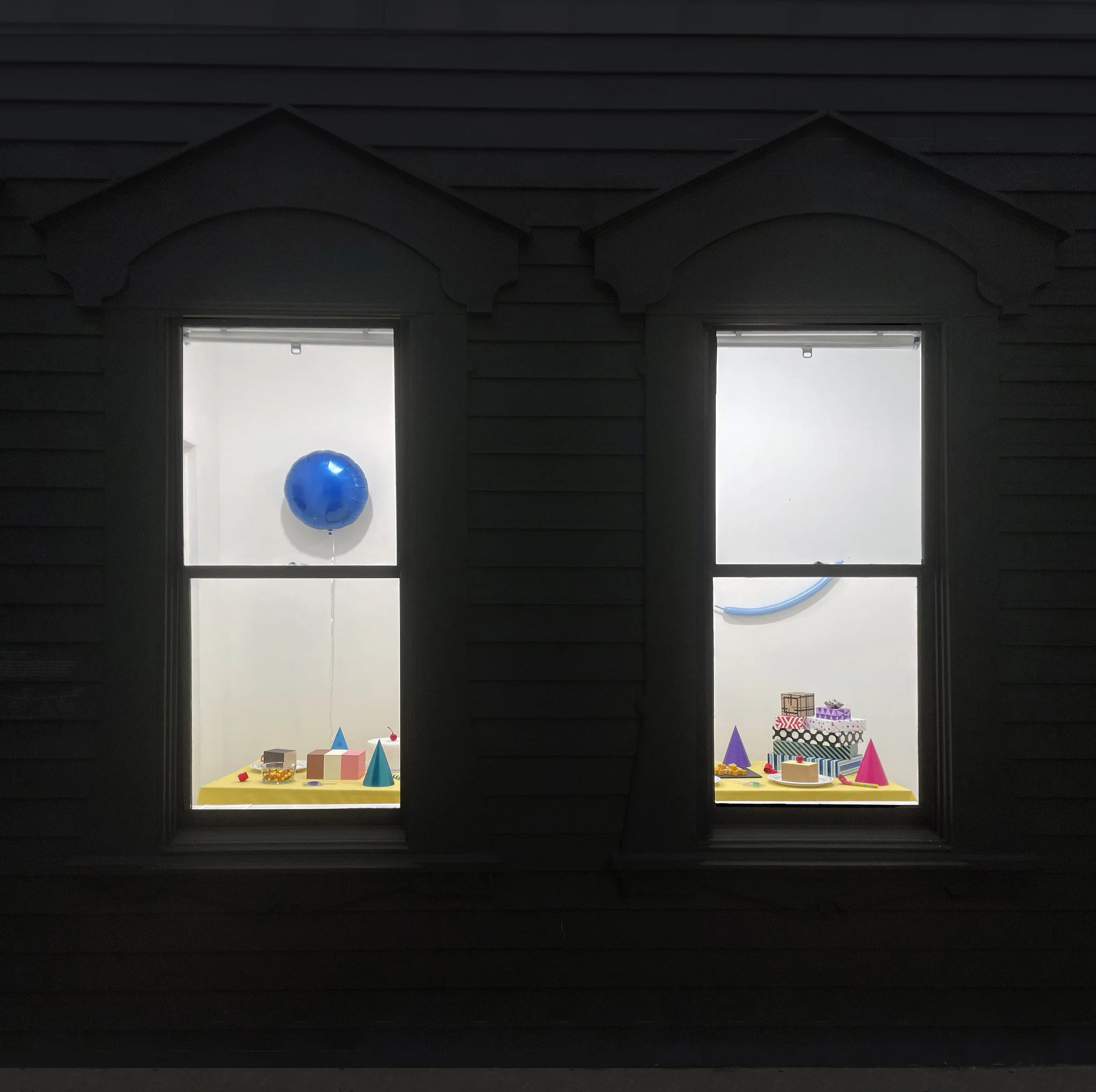 sq1 Gallery Closed at night.jpg