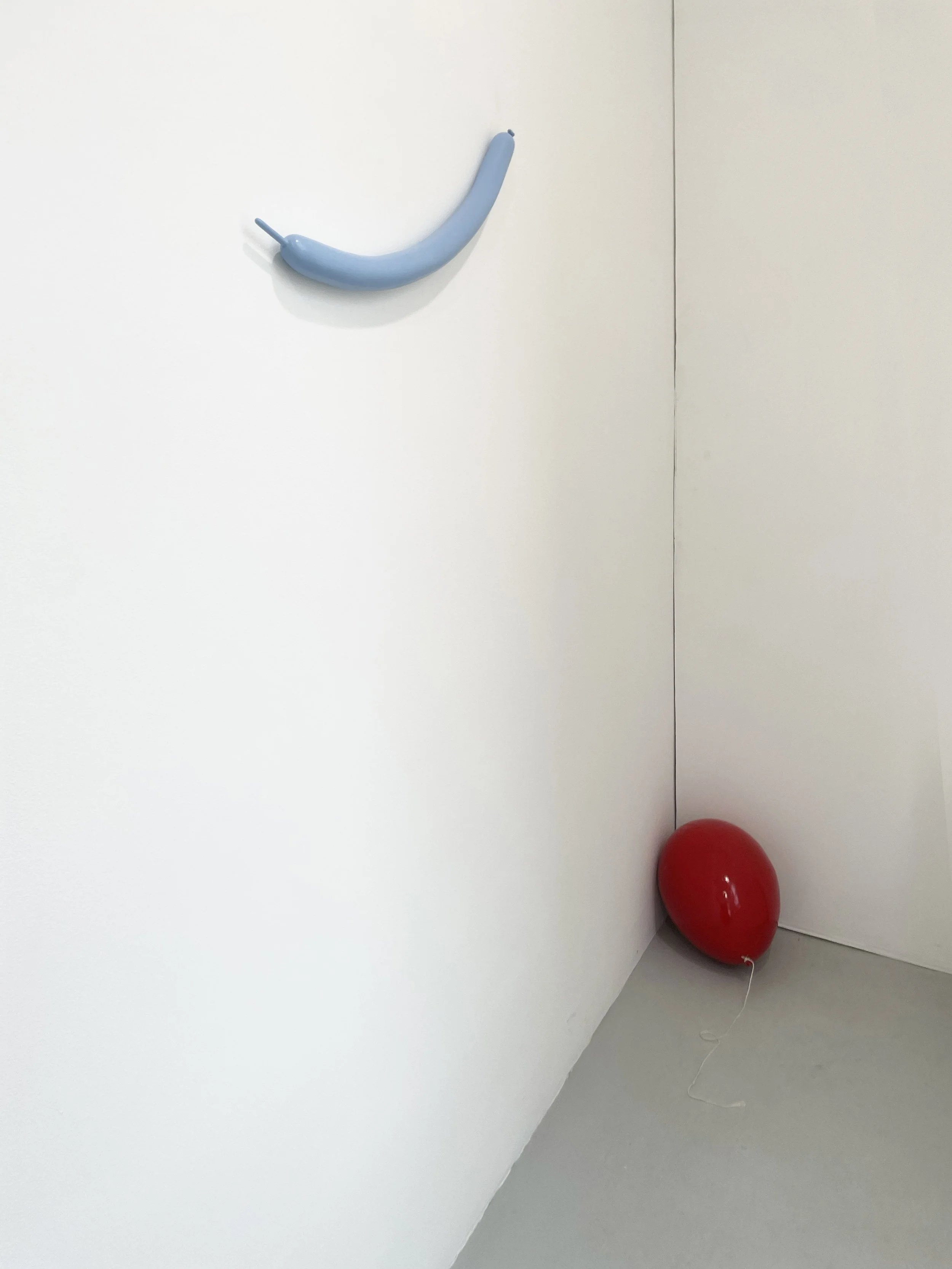 5 Denim Blue and Red Standard balloon detail.jpg