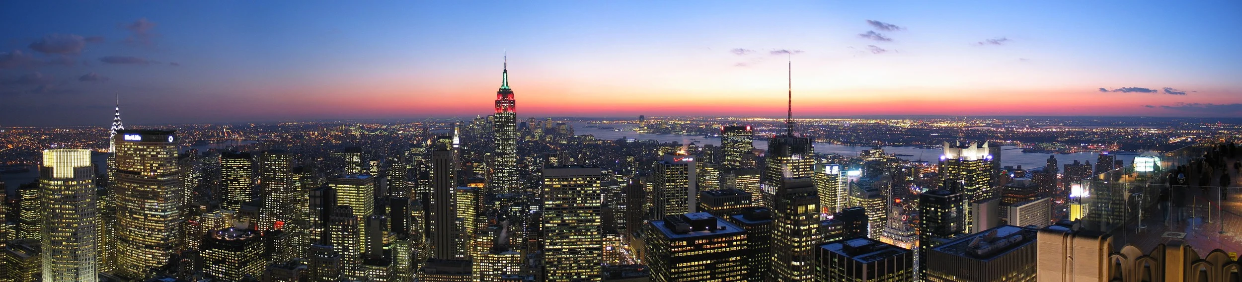 The iconic skyline. Photograph by Daniel Schwen.