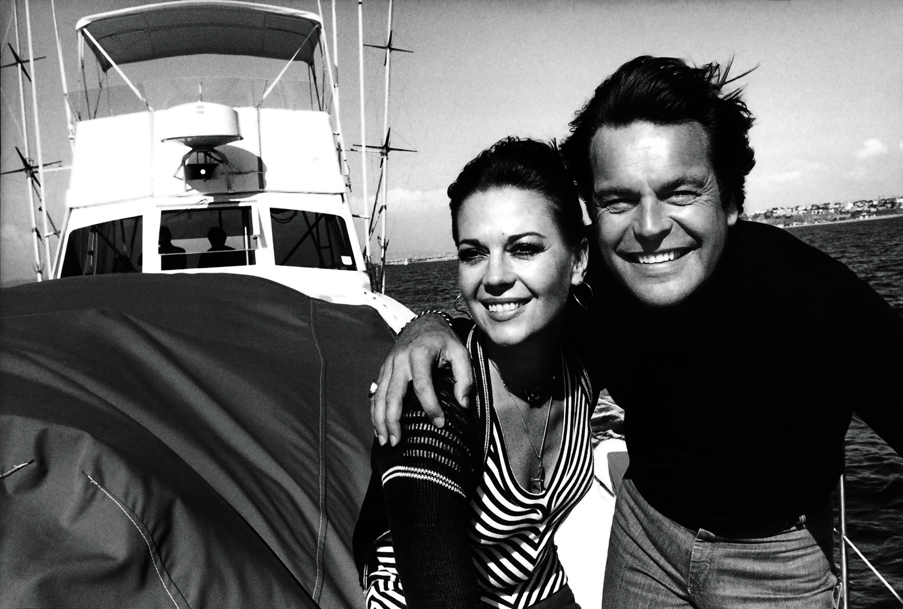   © The Stylish Life - Yachting, published by teNeues, www.teneues.com. Natalie Wood and Robert Wagner, Photo © Steve Schapiro/Corbis.  