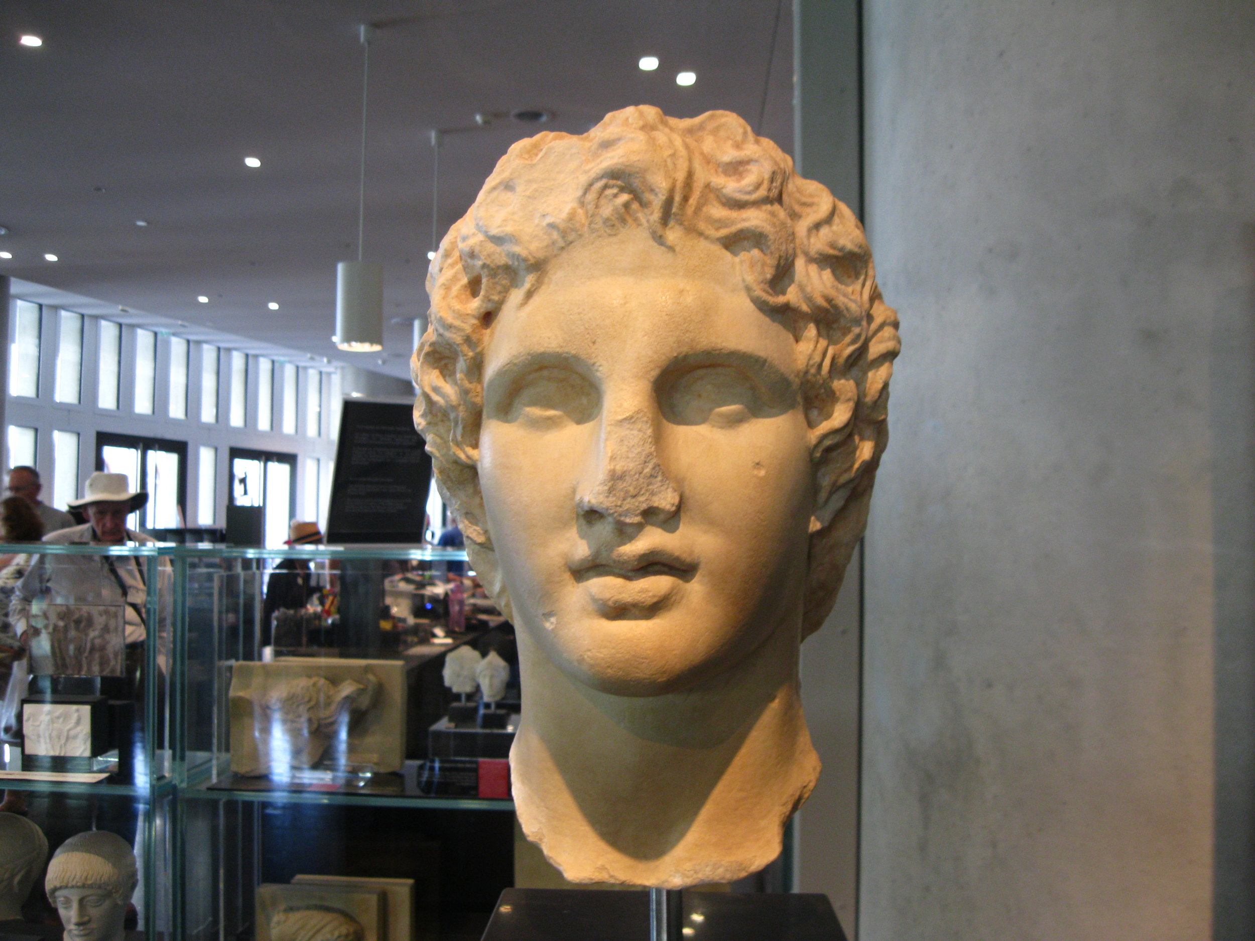  This gift shop Alexander is a good copy of the one that has pride of place in the Acropolis Museum. Note the smiling attempt to classicize his striking, yearning features. 