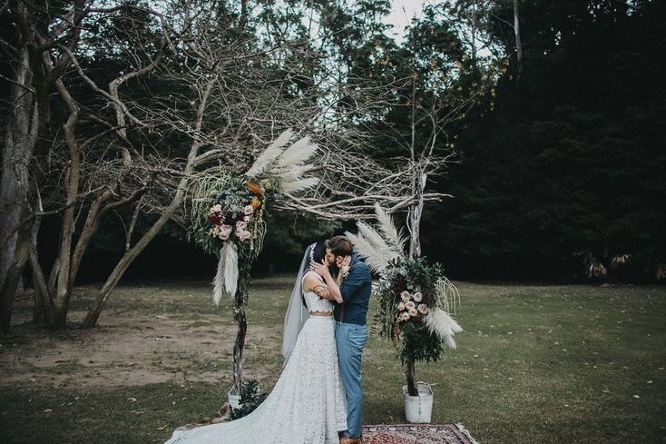 Beautiful couple! The bride is wearing a custom lace two piece gown for a unique and dramatic look. Perfect for an outdoor wedding.⠀⠀⠀⠀⠀⠀⠀⠀⠀⠀⠀⠀
⠀⠀⠀⠀⠀⠀⠀⠀⠀⠀⠀⠀
⠀⠀⠀⠀⠀⠀⠀⠀⠀⠀⠀⠀
#tatyanamerenyuk #bridal #handmade #custommade #weddingtop #weddingskirt #dress 