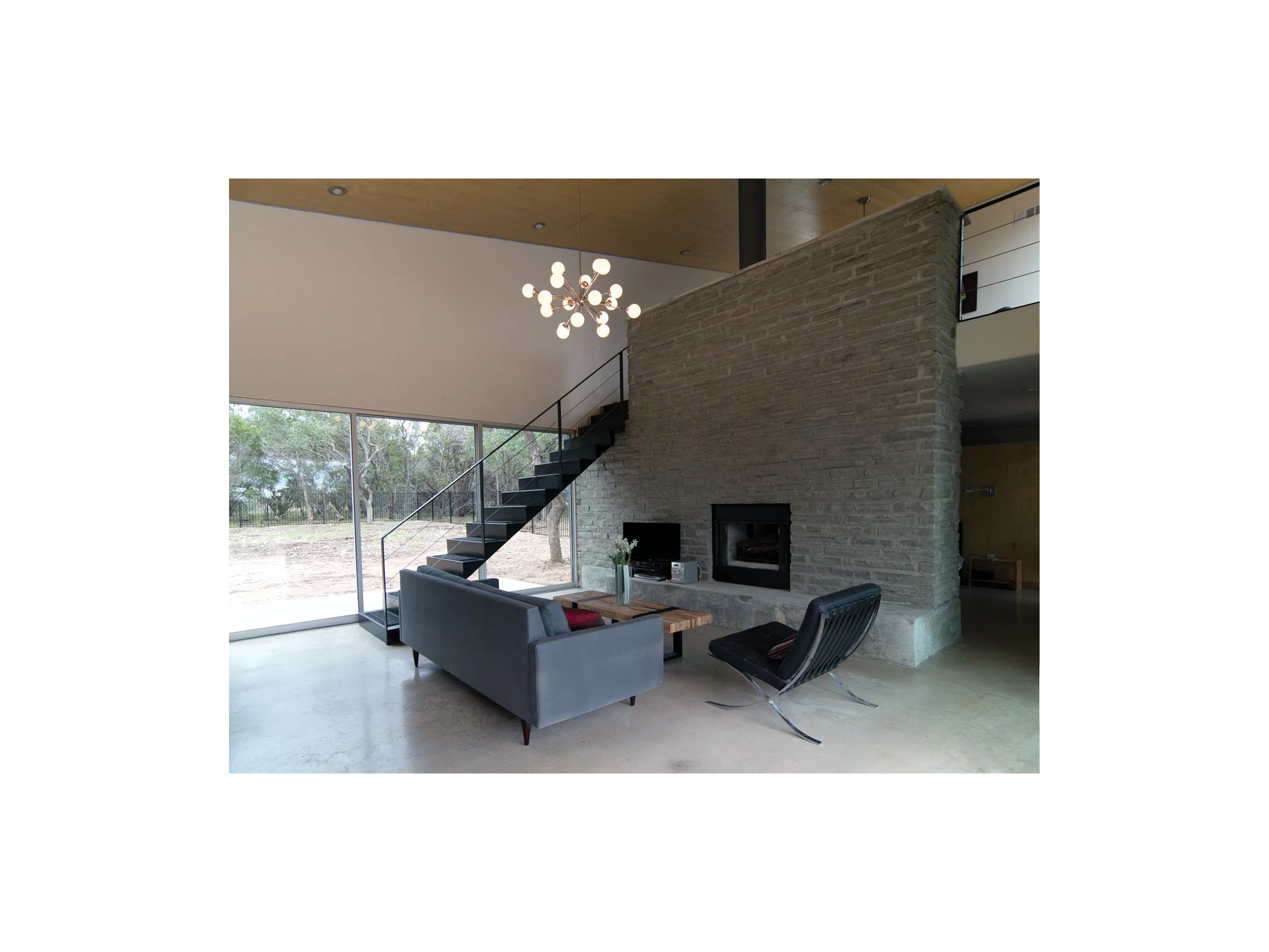 Living Room 02.jpg