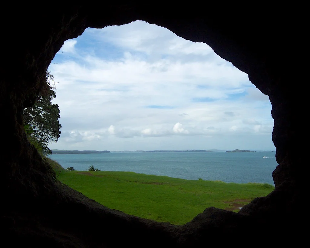 NH-cave.lookout.1.jpg