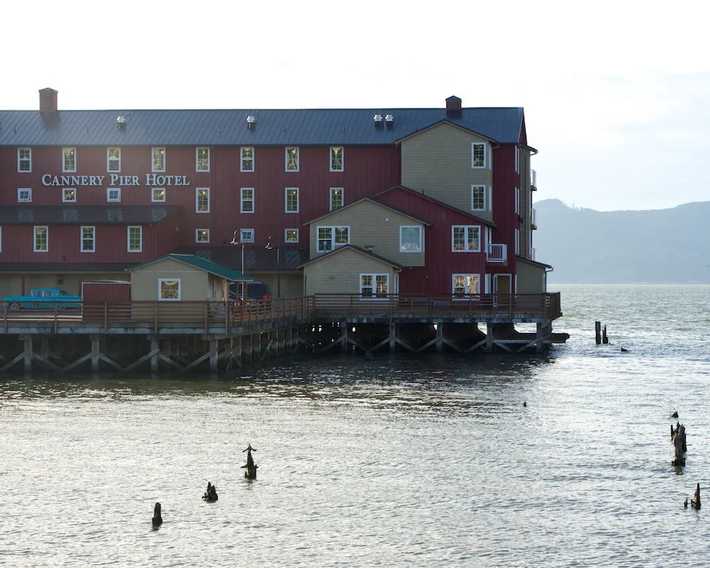 Stay: Cannery Pier Hotel, Astoria, Oregon