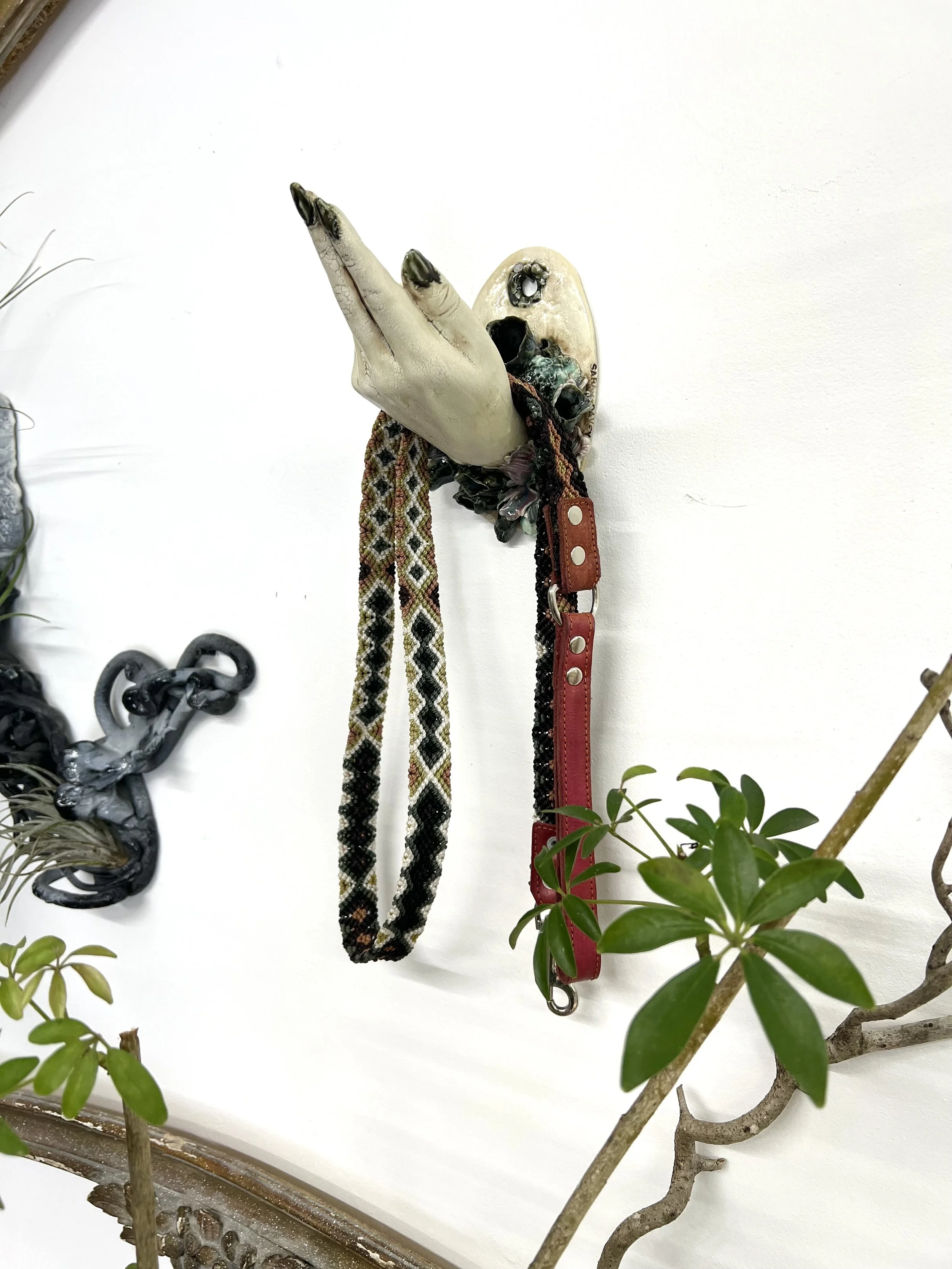 Crawl Handy Holder 03.jpg