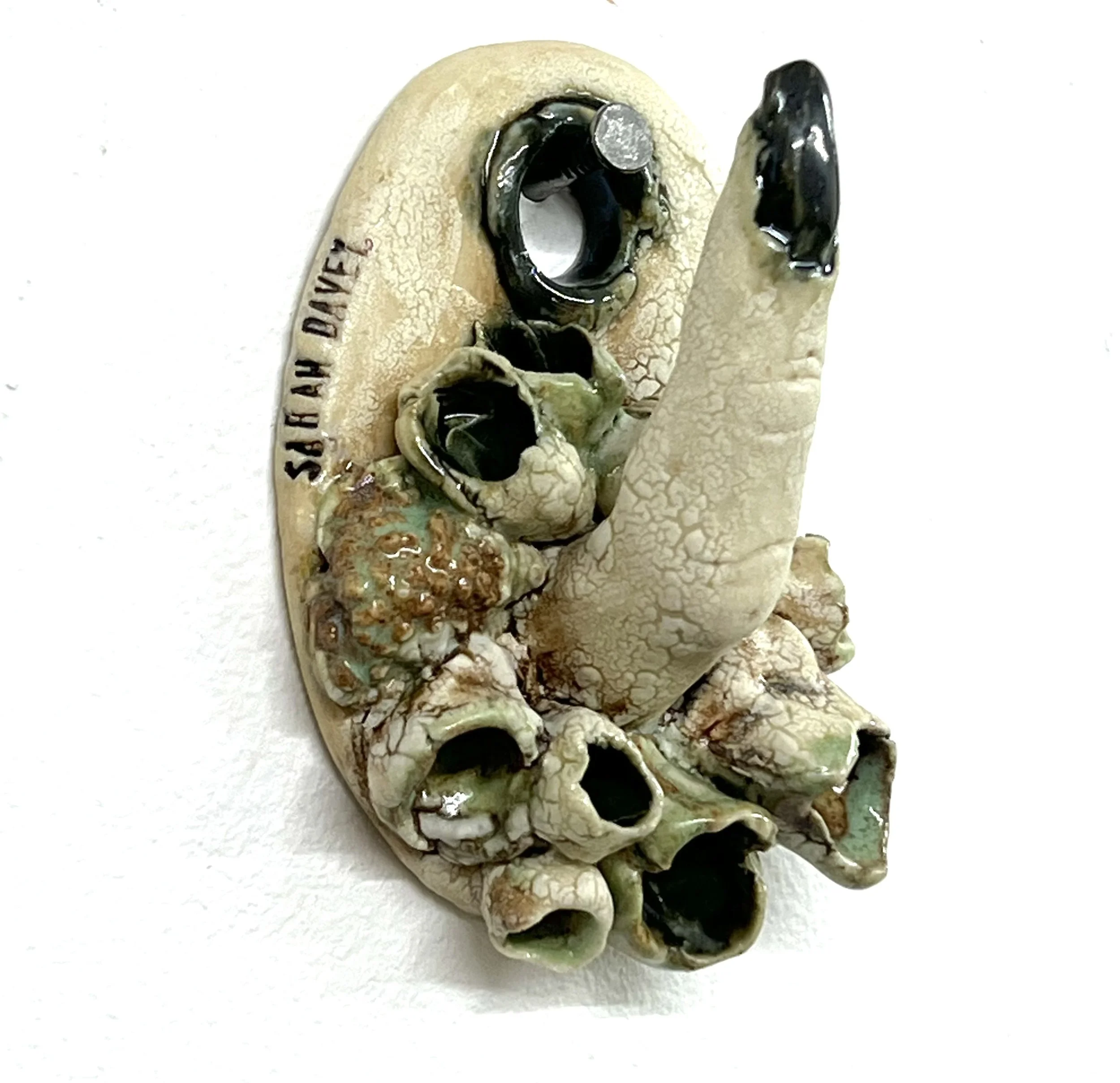 Finger hook crawl and black 01.jpg