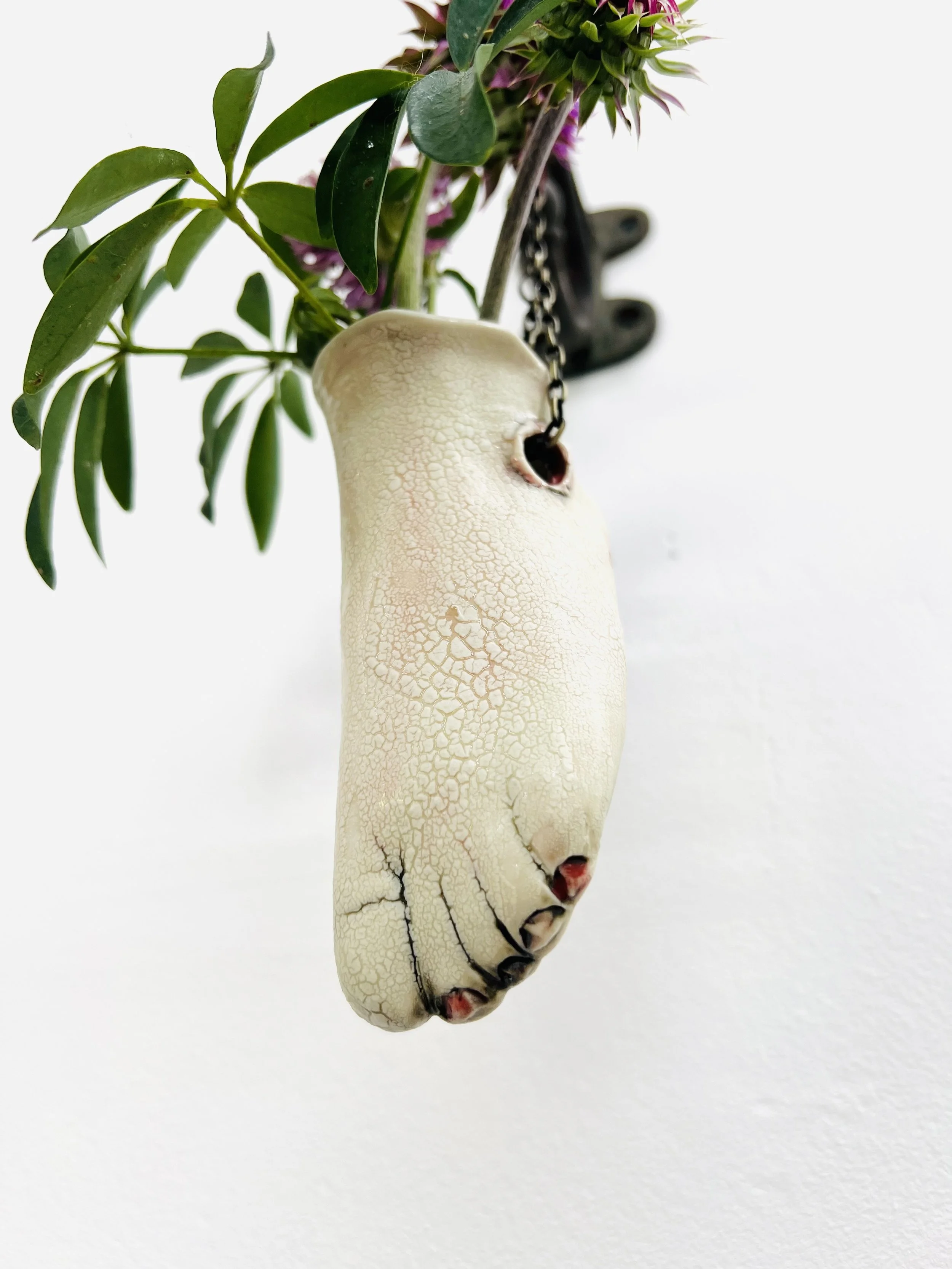 creamy crawl left foolt planter_03.jpg