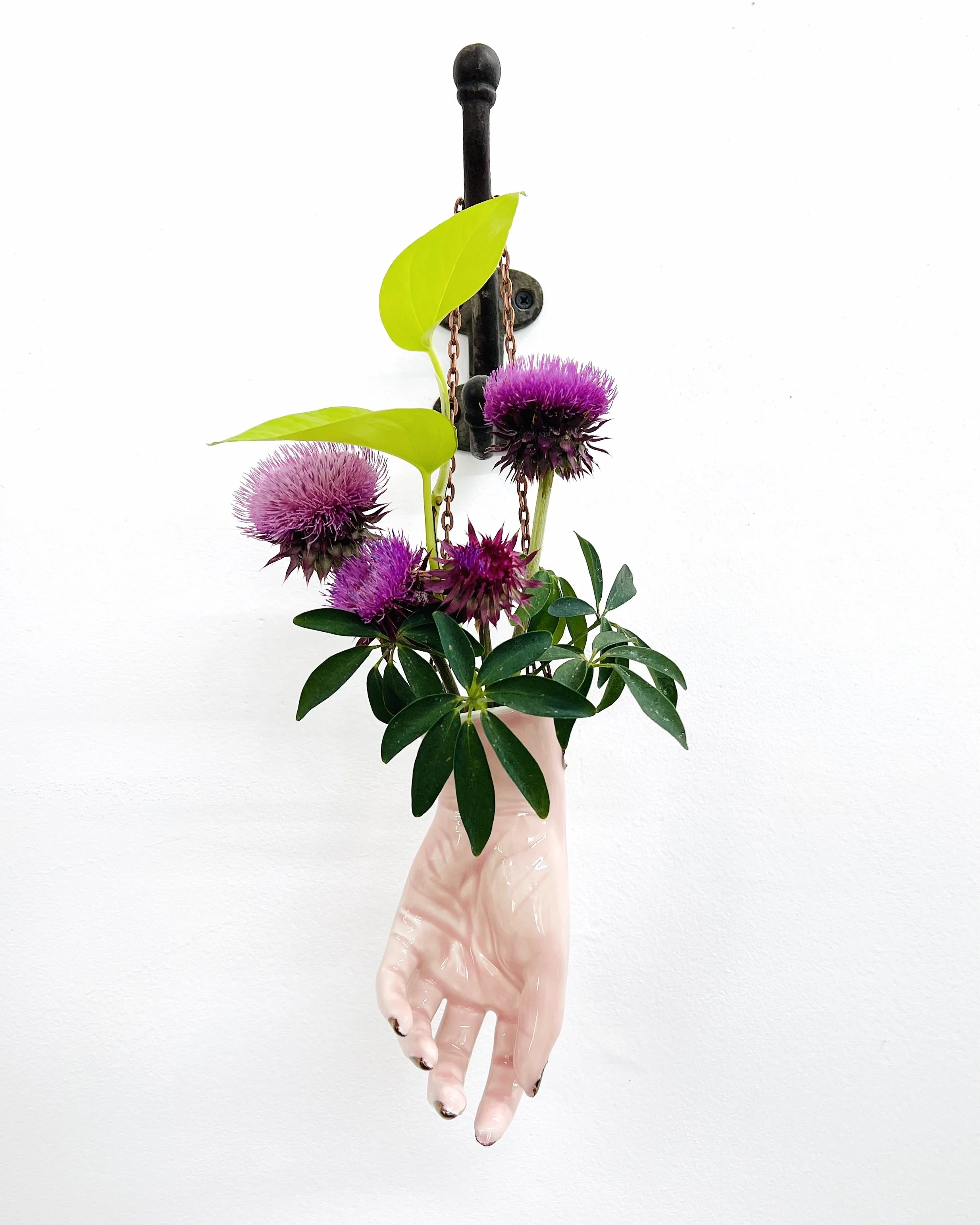 cc curled pink hand_01.jpg