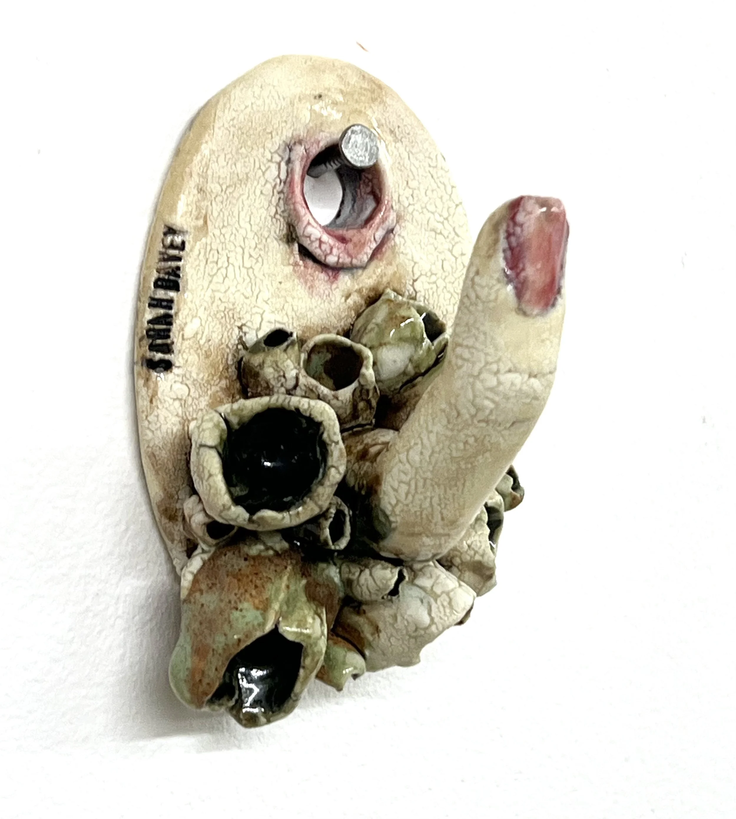 finger hook red nail 02.jpg