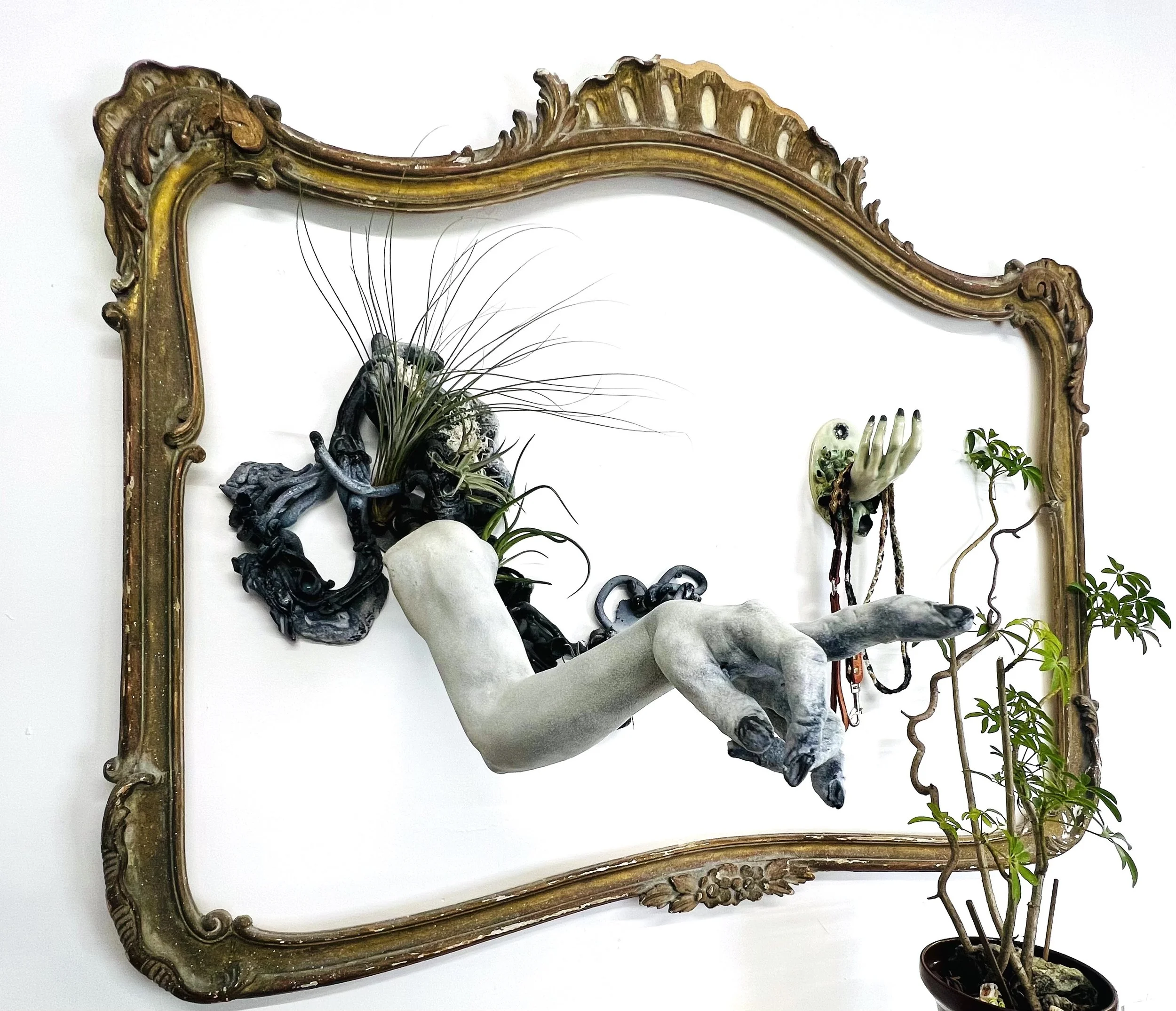 lichen handy holder 05.jpg