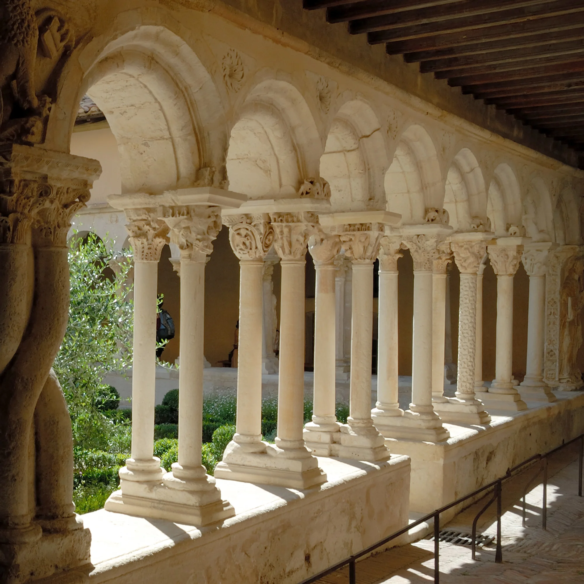 TB_linking_square_image_main_2015-11 Arches 2.jpg