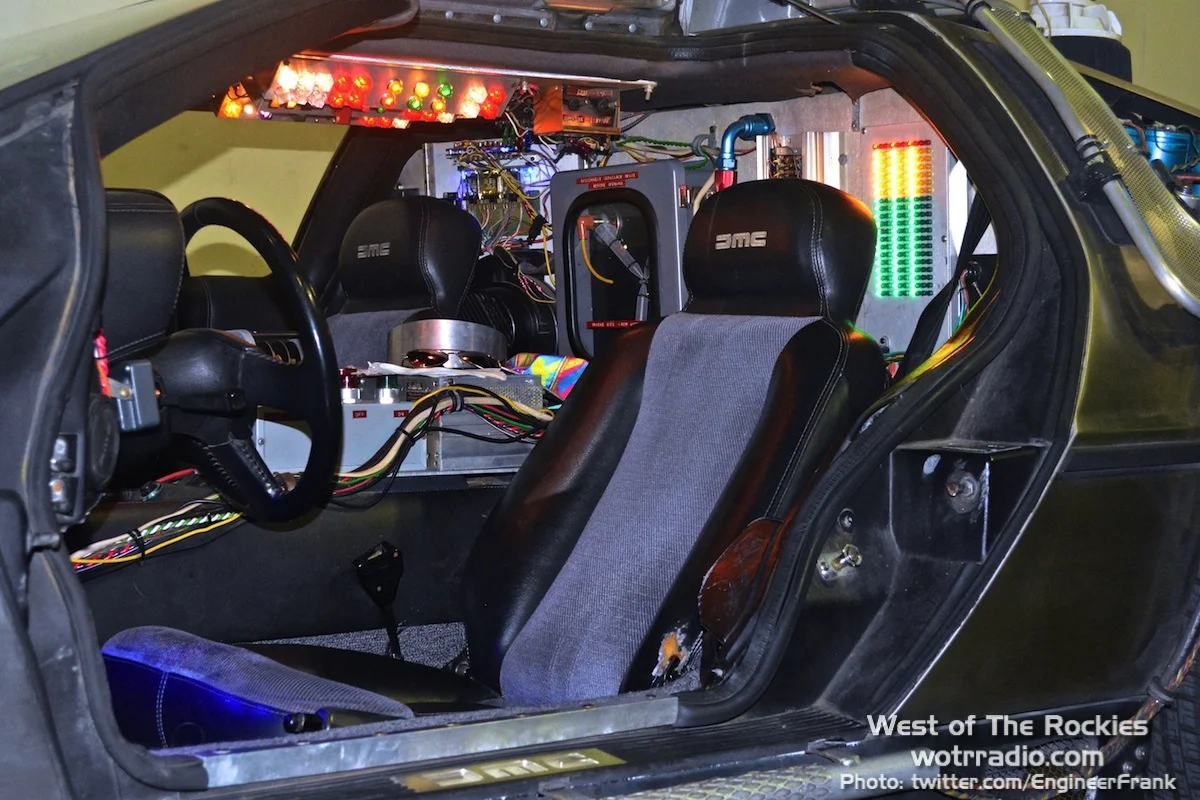 A DeLorean, fully-equipped BTTF style, at the www.teamtimecar.com booth.
