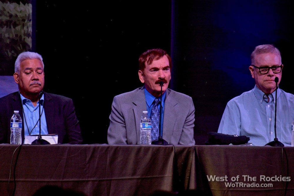 Panel Close-up: Rey Hernandez, Travis Walton, Whitley Strieber. Contact In The Desert 2019.