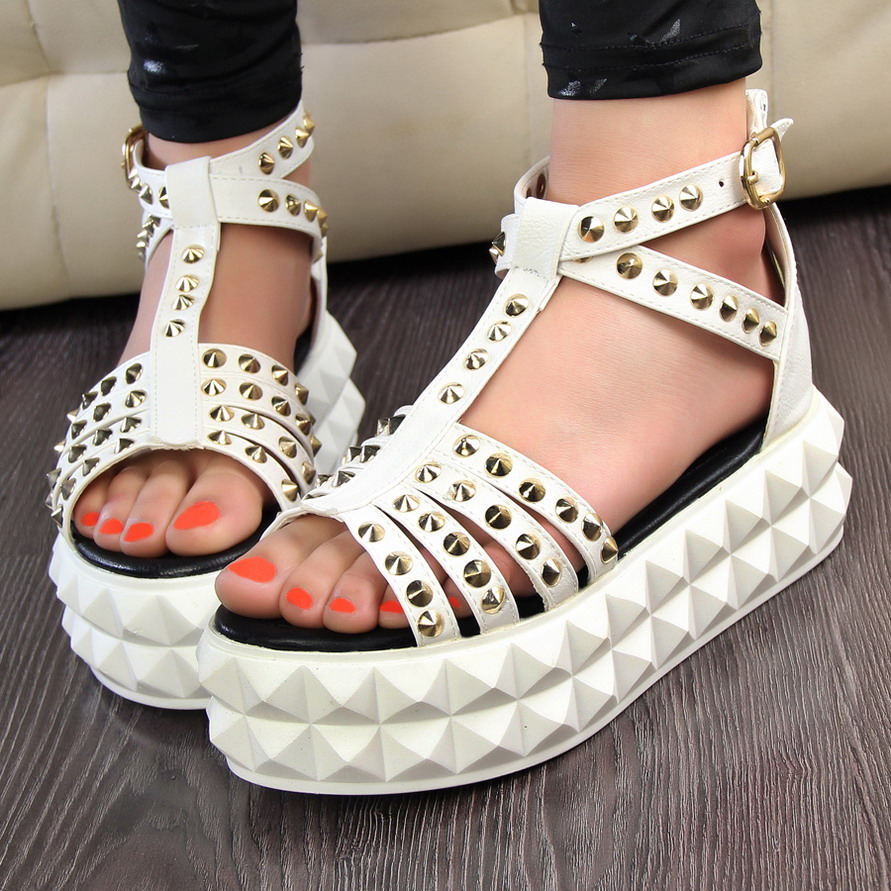 2013-trend-fashion-street-style-flat-heel-platform-shoes-platform-rivet-sandals-gladiator.jpg