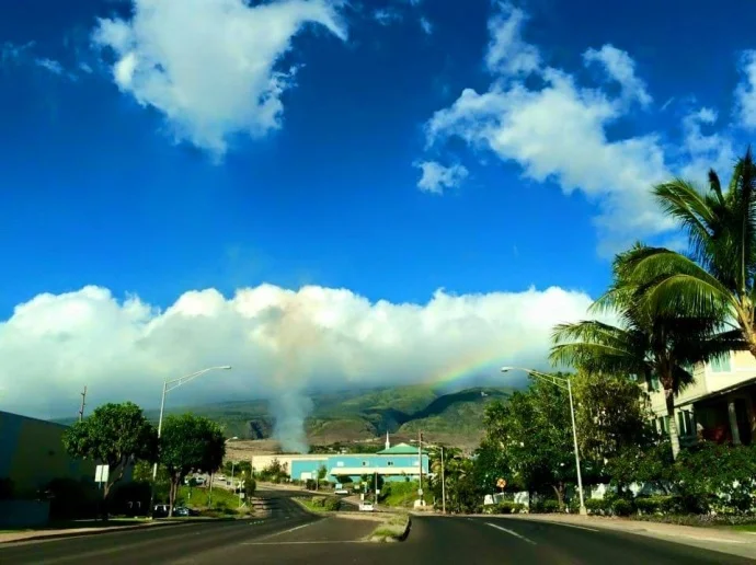 "Fire near Lahainaluna. Photo by Kira Nakamura."
