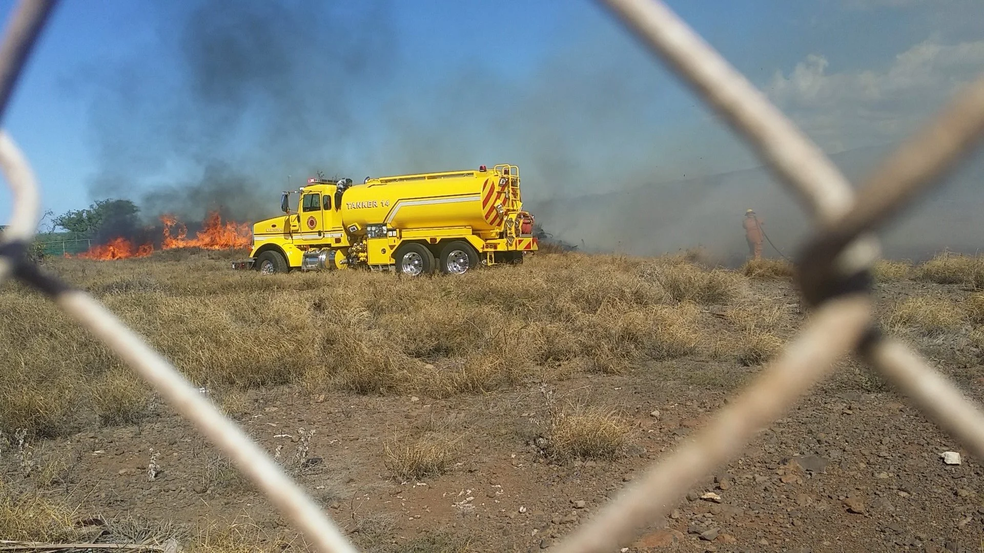 "Kihei fire, Oct. 20, 2015. Photo credit: Julia Toro."