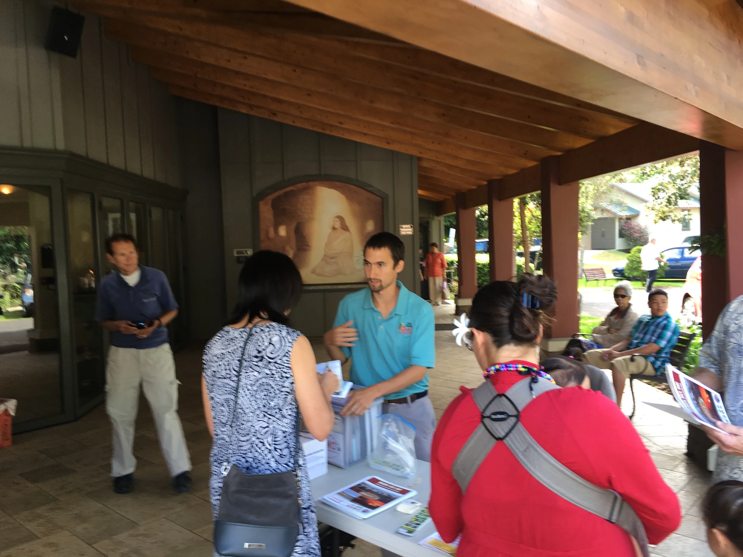Pablo Beimler speaks to church members about importance of preparing early for wildfires.