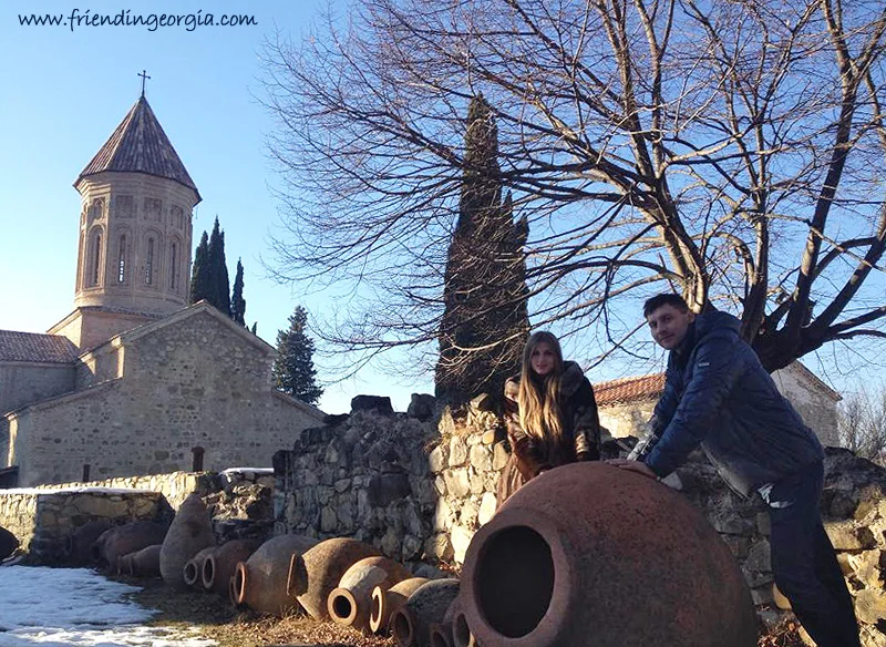 Наши гости из Киева после экскурсии по Кахети. И квеври, да :) Фото: Friend in Georgia