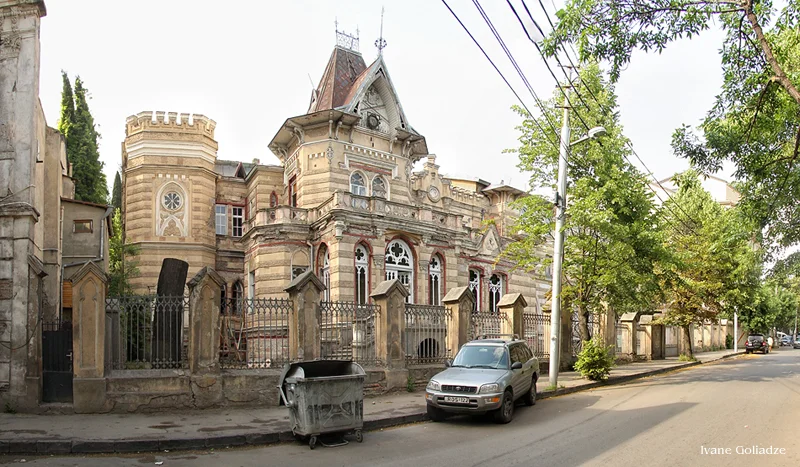 Одна тбилисская улица сильно поумнеет