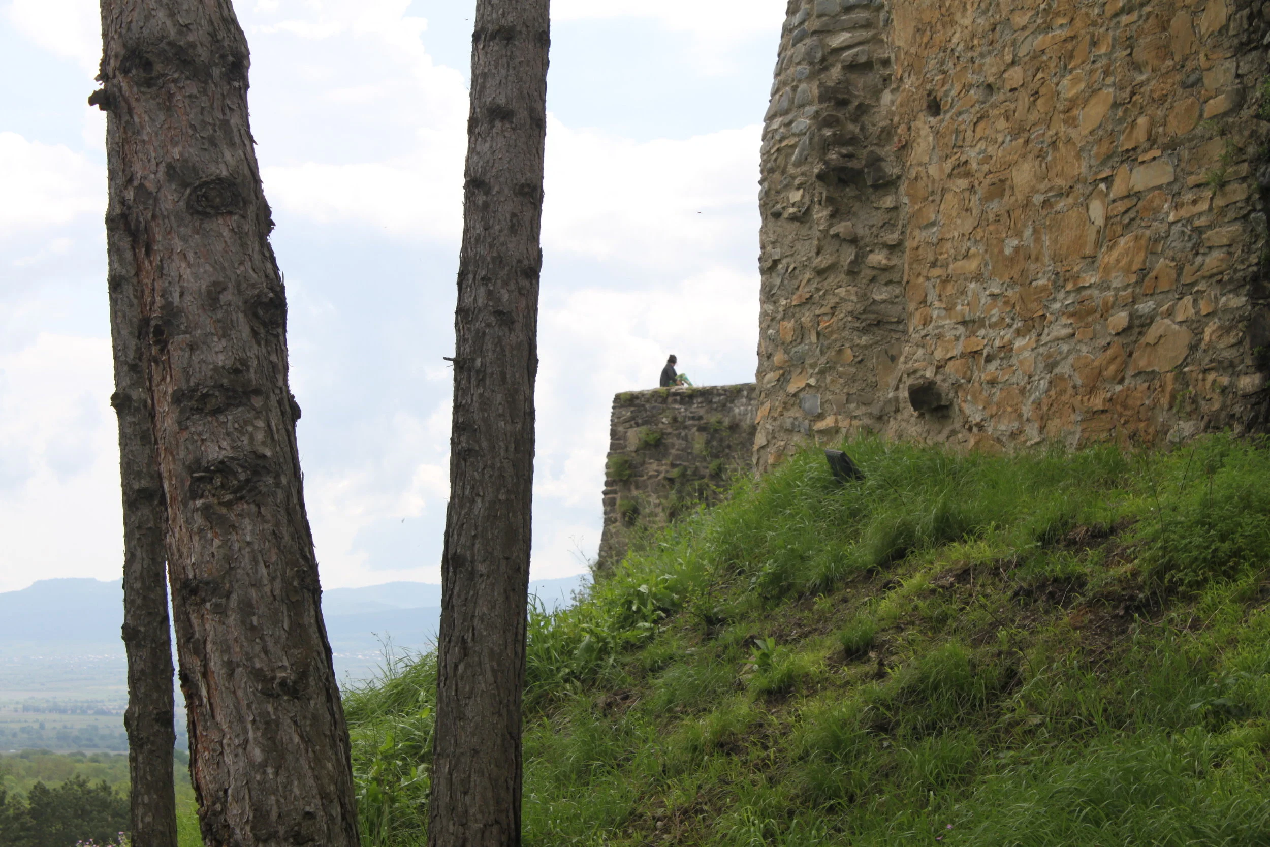 Знаменитый Греми - могучий и прекрасный - стоял здесь каких-то пять веков назад