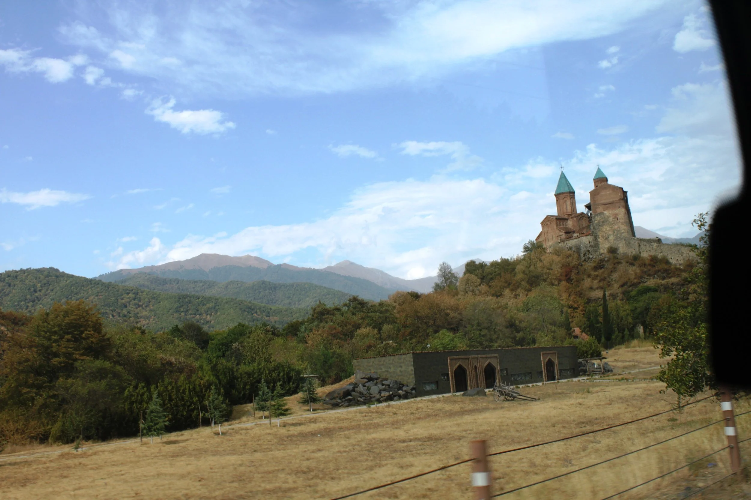 летние кадры из кахетинской столицы 