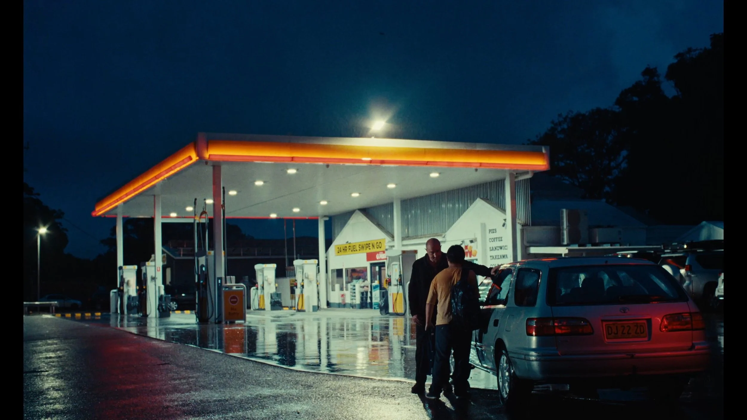 Sequence 01.00_14_33_20.Still077.jpeg