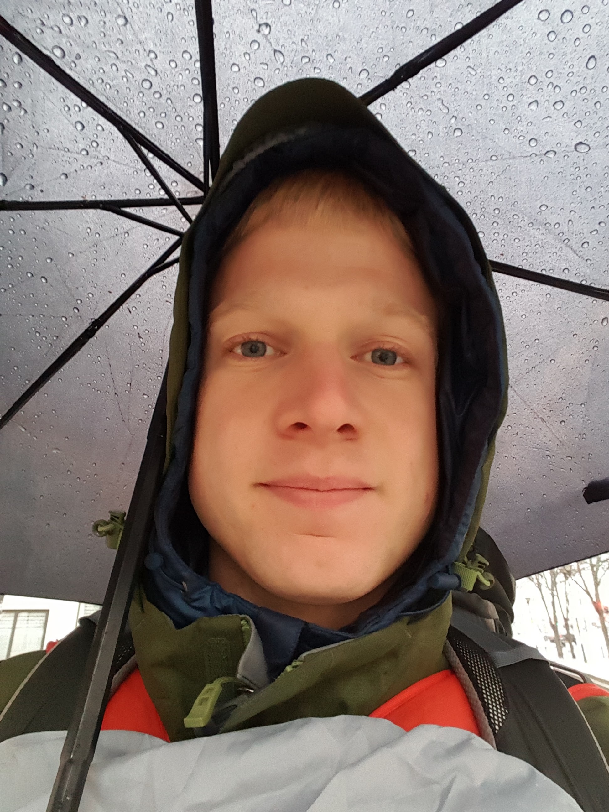 This was BEFORE I got soaking wet. That umbrella didn't hold up too well. 
