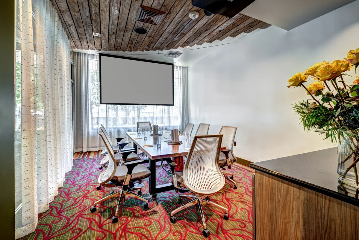 SMALL MEETING SPACE