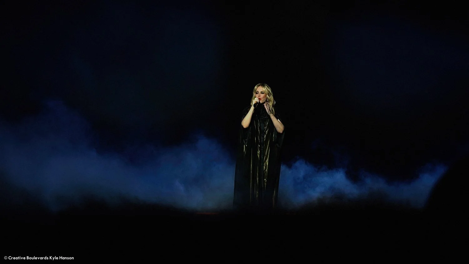 099 KyleHanson_CreativeBoulevards_KylieMinogue_IMG_4568 copy.jpg