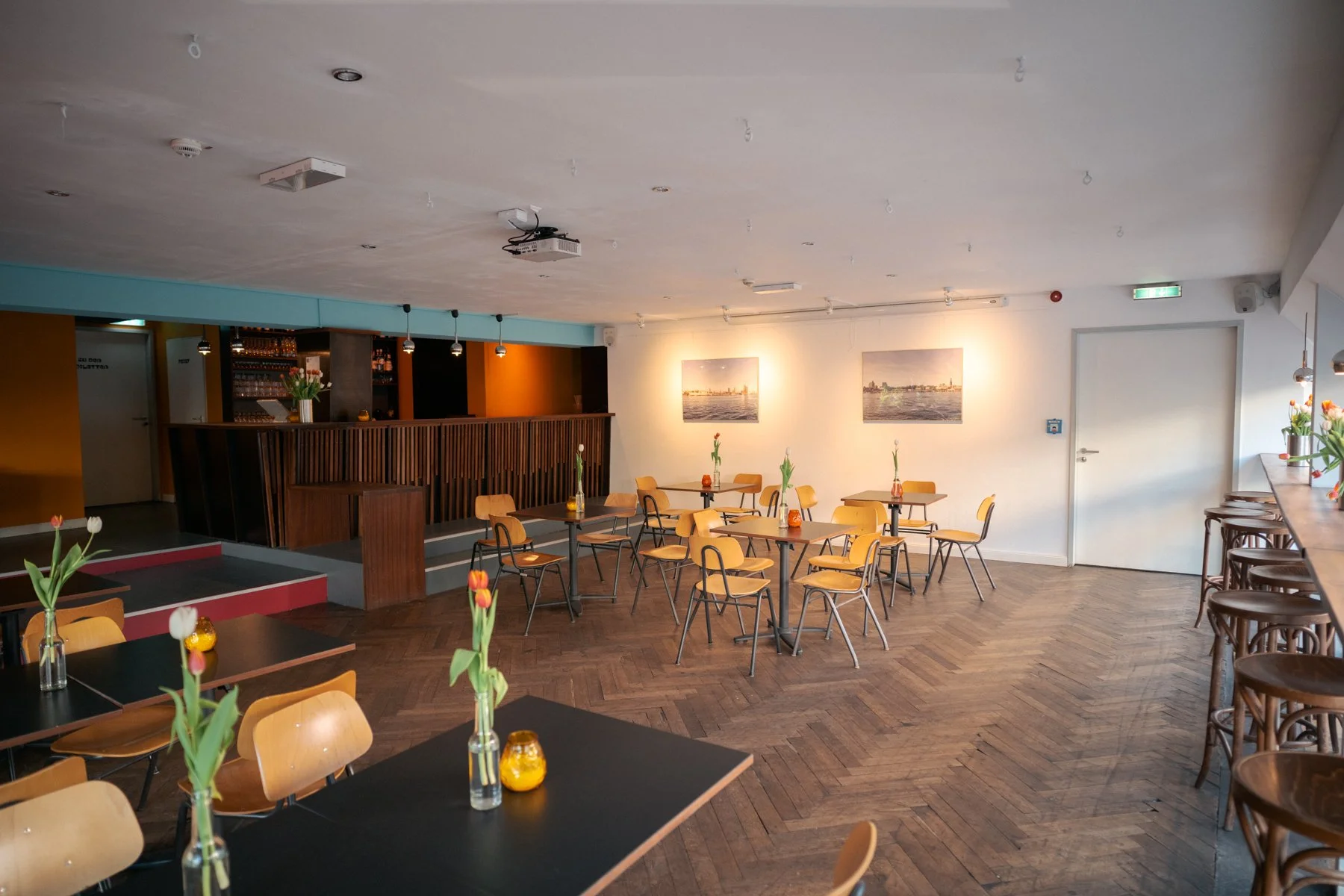 Salon der Eventlocation Haus 73 Hamburg Sternschanze – flexible Räume für Weiterbildung und Firmenevents