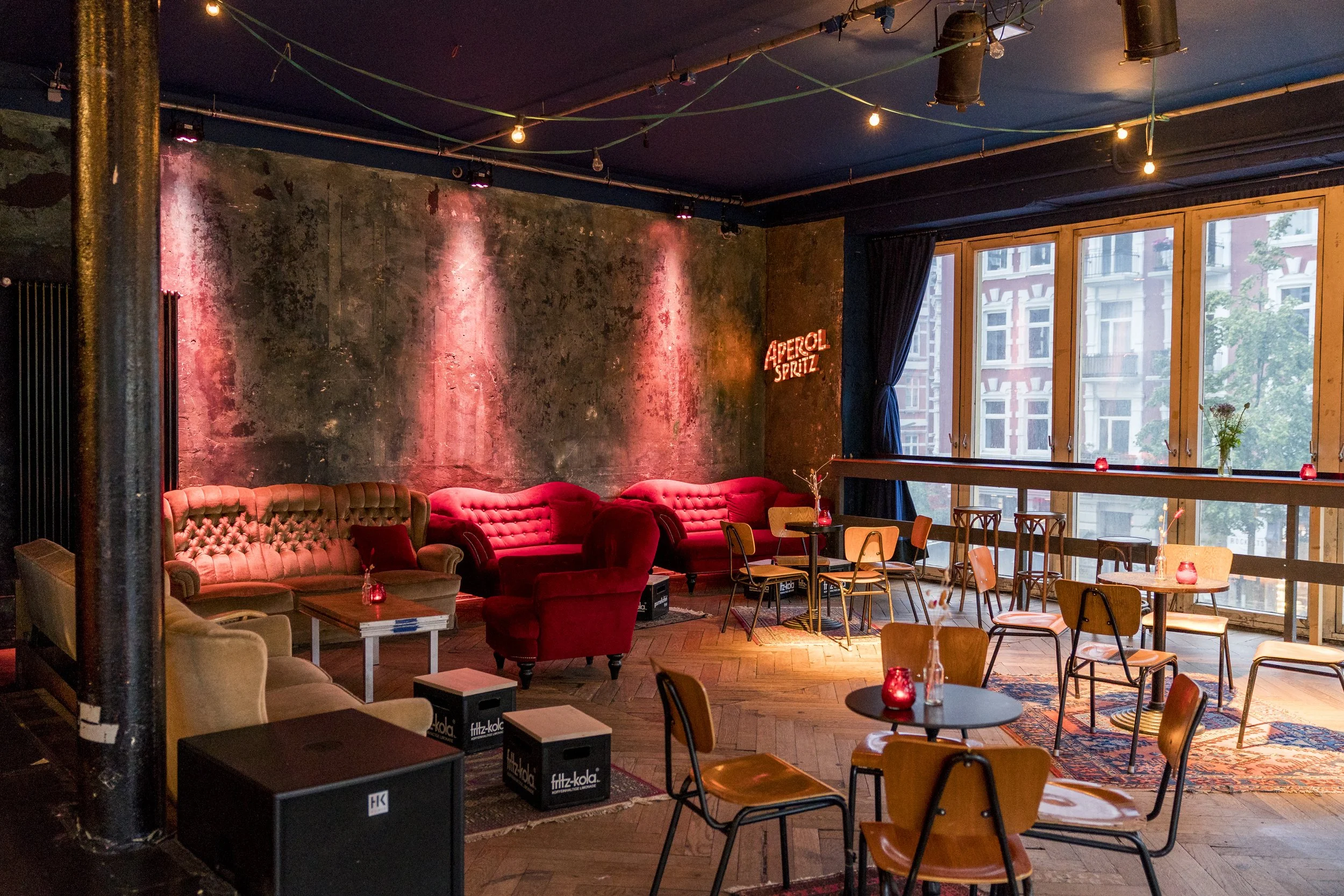 Innenansicht des Saals im Haus 73 Sternschanze Hamburg – Partylocation für große Gruppen