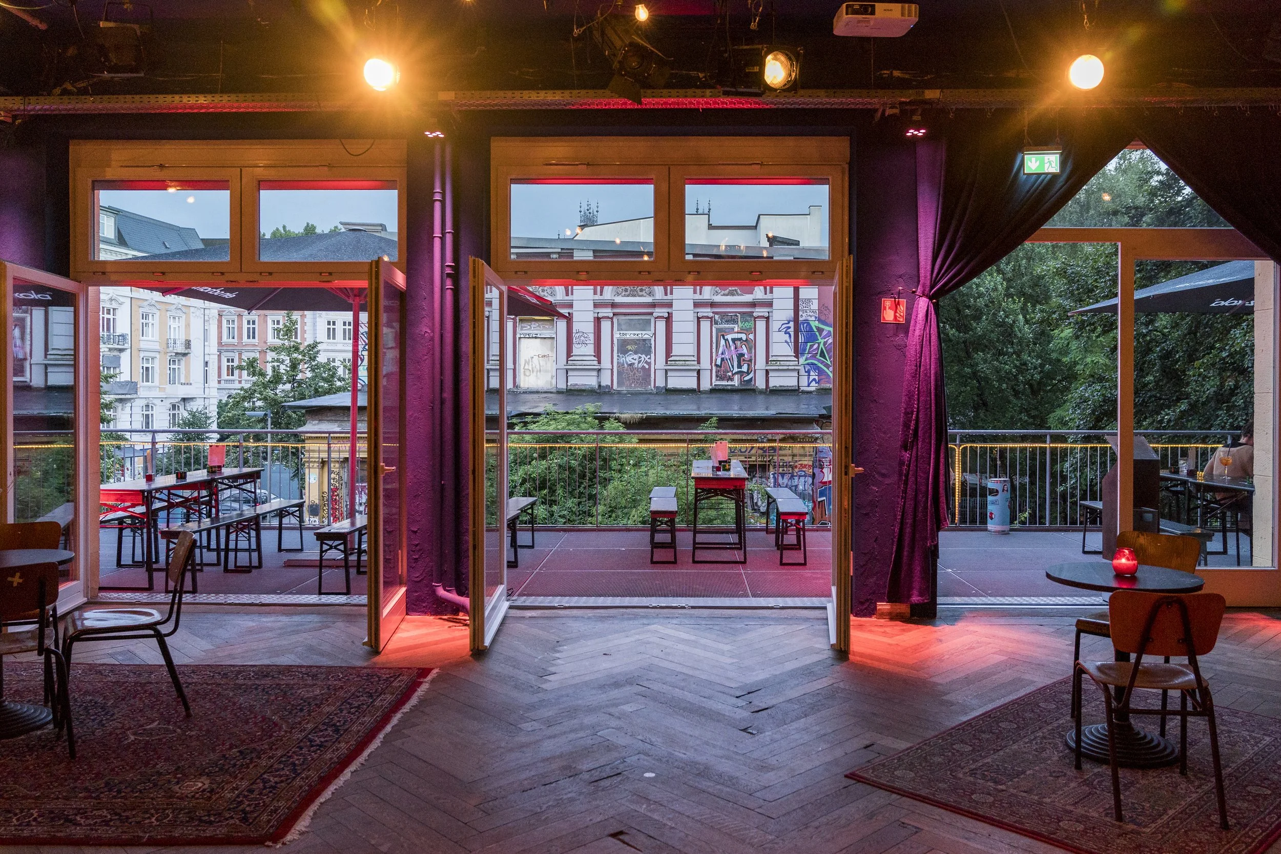 Großer Saal der Eventlocation Haus 73 Hamburg – Räume für private Feiern und Partys