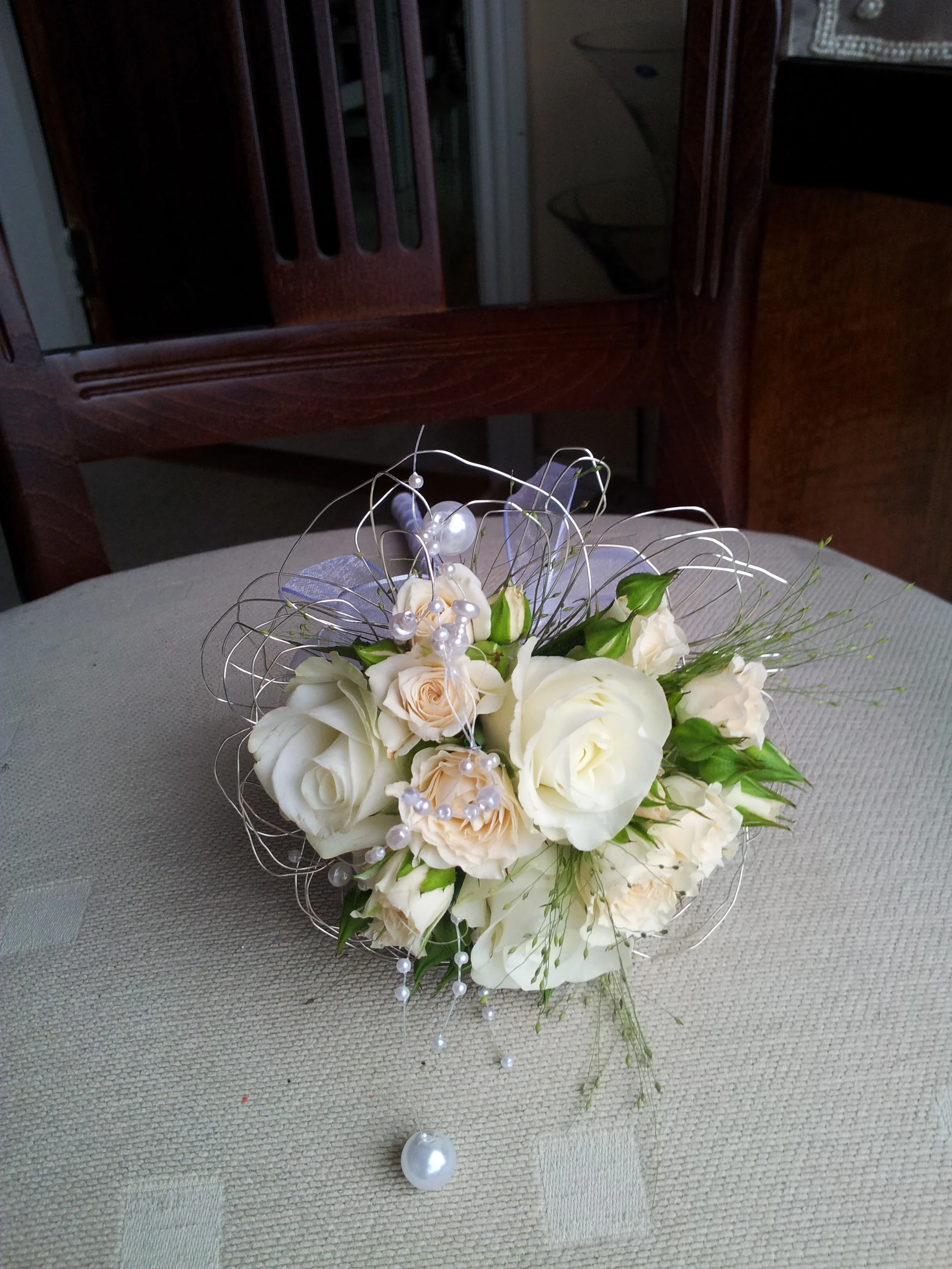 Flower-girl's posy bouquet with a twist!