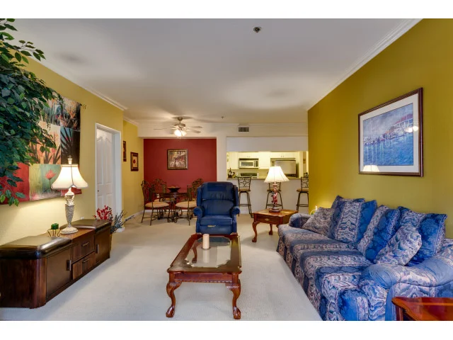 838 Pine Ave #301Long Beach, CA 908133 bed / 2 bath / 1,380 sq ft