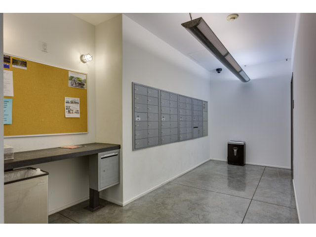 amenities_mailroom.jpg