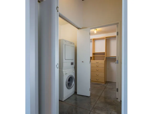 laundry-closet.jpg
