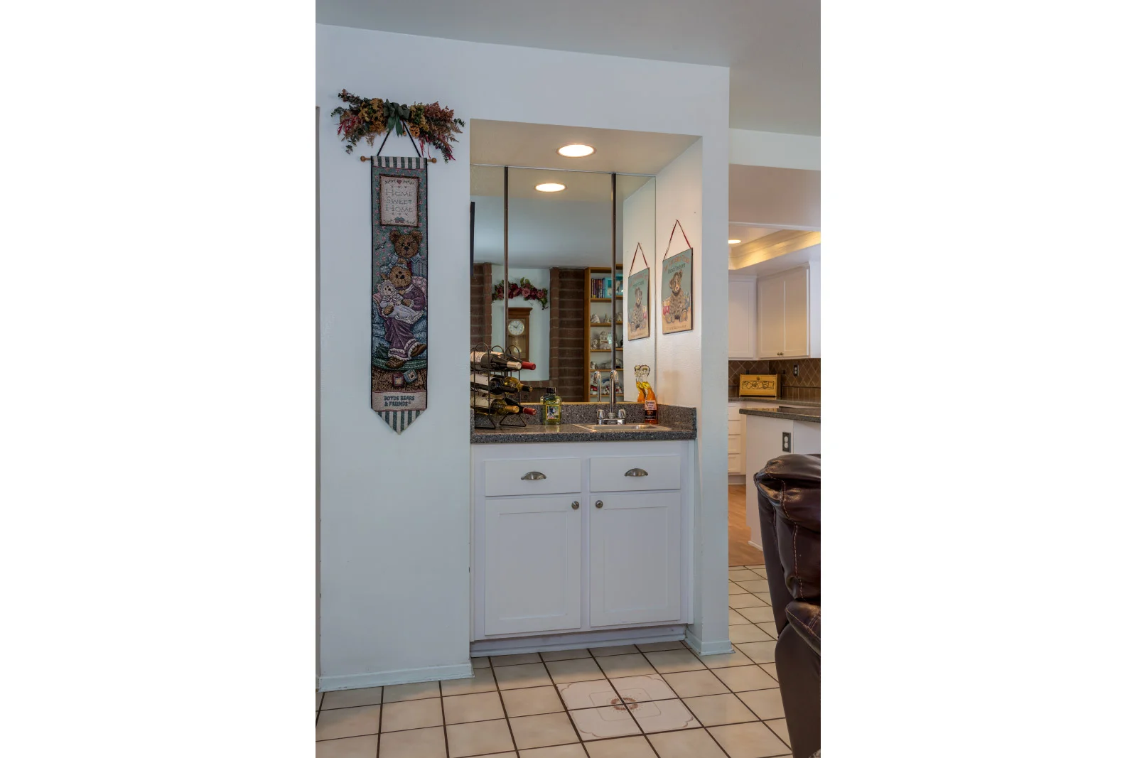 downstairs-wet-bar.jpg