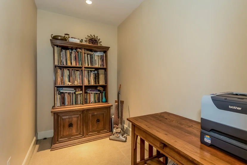 014-Office-1404675-mls.jpg