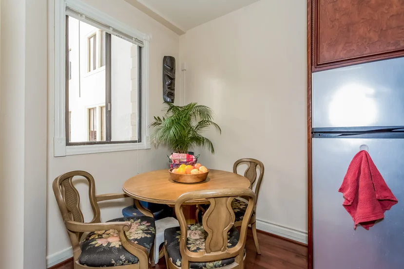 011-Kitchen-1404674-mls.jpg
