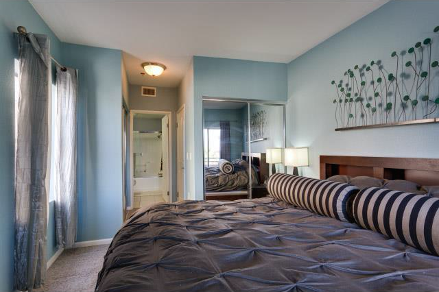 838 Pine #218 LONG BEACH, CA 90813 2 bed / 2 bath / 930 sq ft