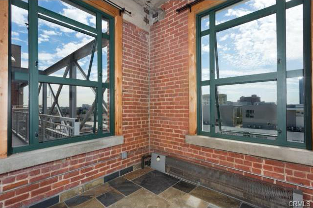 100 W 5th #8CLONG BEACH, CA 908021 bed / 1 bath / 1044 sq ft