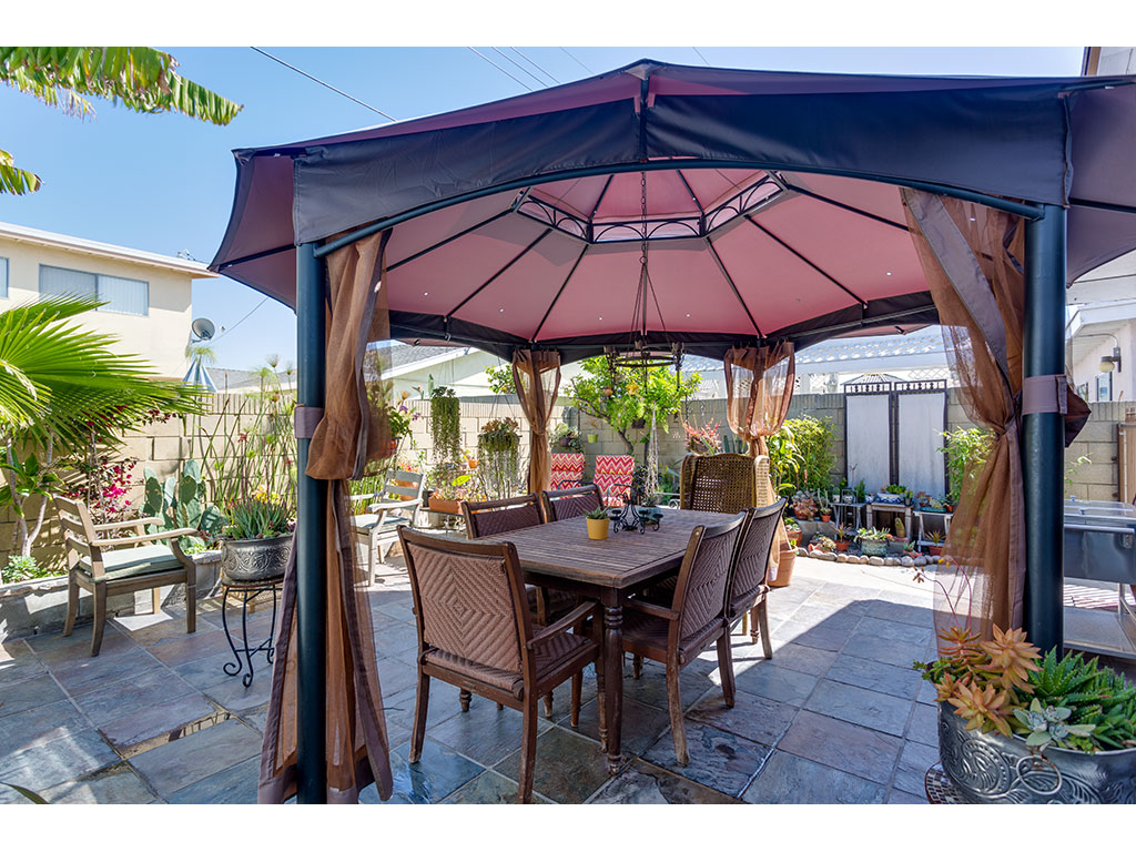 backyard_25336593844_o.jpg