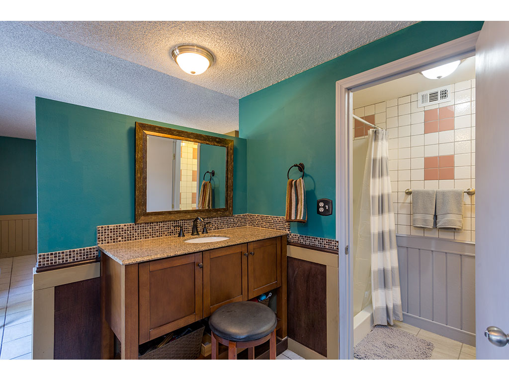 master-bath_25340568103_o.jpg